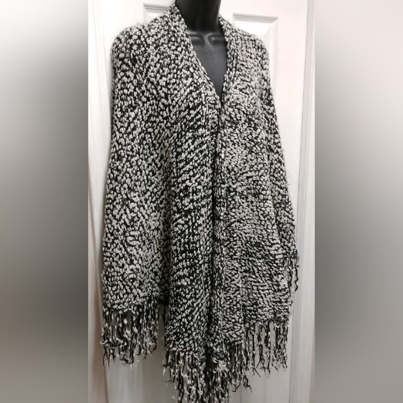 Anthropologie Katsumi shawl - Picture 2 of 7